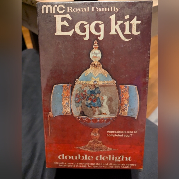 New Sealed MRC Royal Family Egg Kit Mcm Craft Kitchy Goose